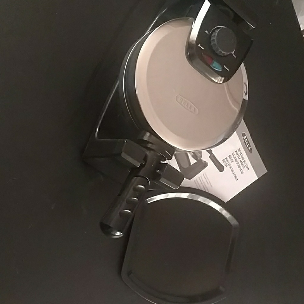 Bella rotating waffle maker